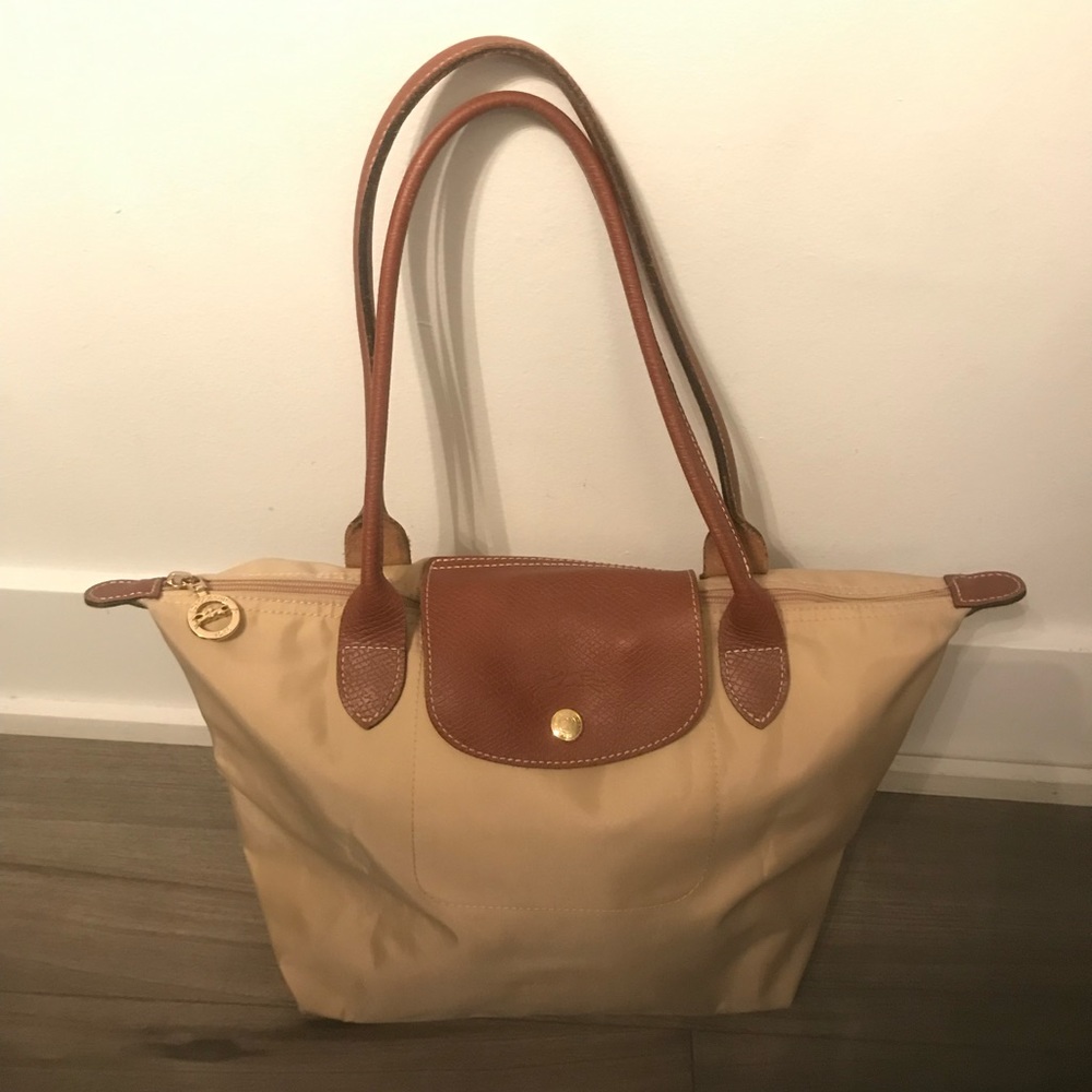 {SOLD} Longchamps le pliage tote beige